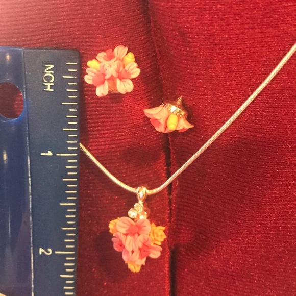 NWT Dainty Whisper of Love Necklace & Earring set - Picture 5 of 7